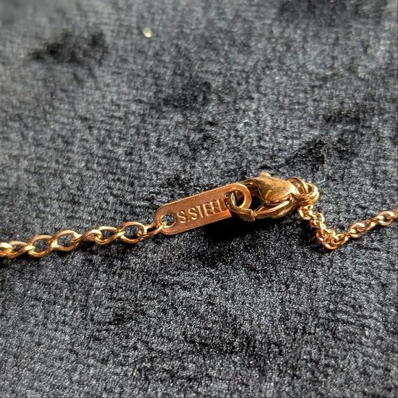 Gold Teardrop Pendant Necklace Stainless Steel Minimalist Quiet Luxury - Picture 5 of 7